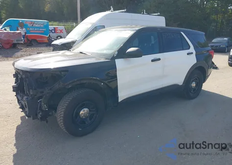 2020 Ford Police Interceptor z USA, uszkodzony, nr VIN 1FM5K8AW4LGC65531